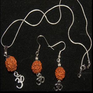 AUM Om SchmuckSet mit Rudraschka Samen